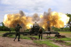 Royal_Thai_Army_firing_M198_howitzer.jpg